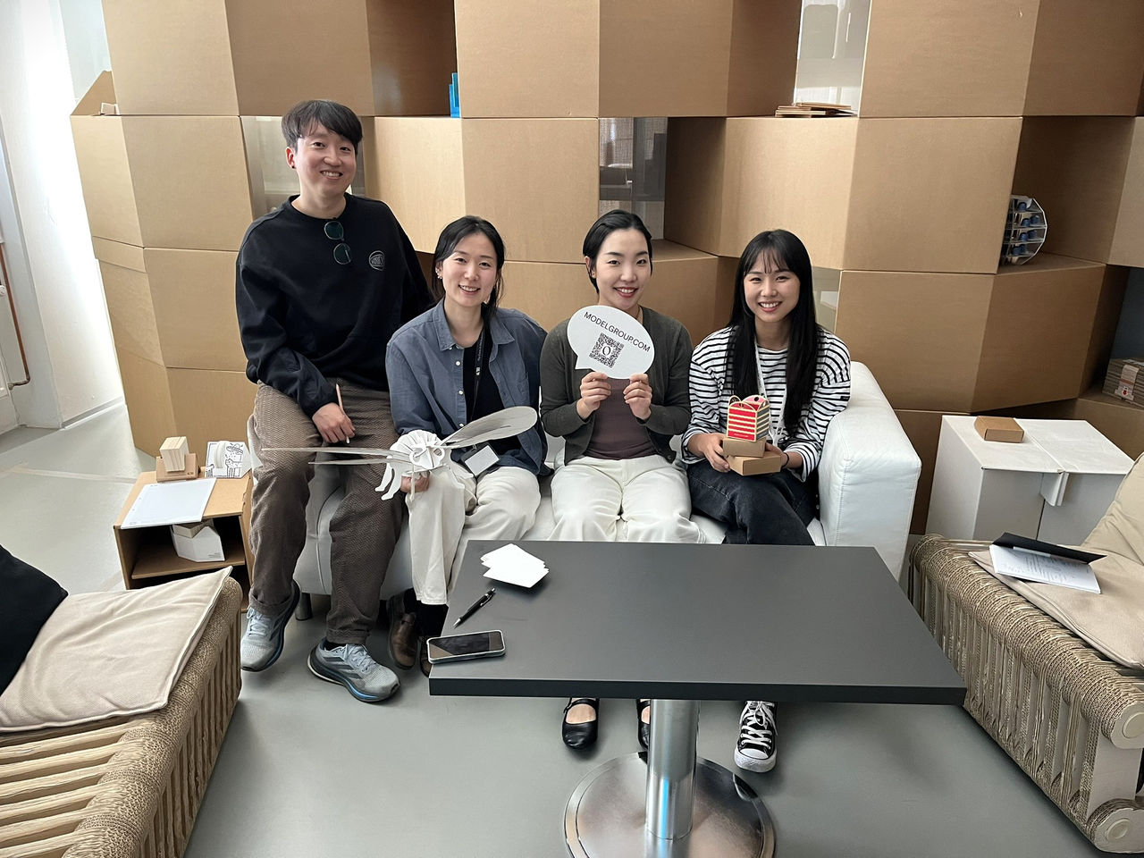 Toute l’équipe en stage chez Model Opava, de gauche à droite : Se Hyeon, Namju, Hyeonjeong et Kyoungjin.